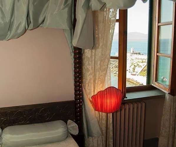 Arcipelago Toscano לינה וארוחת בוקר *